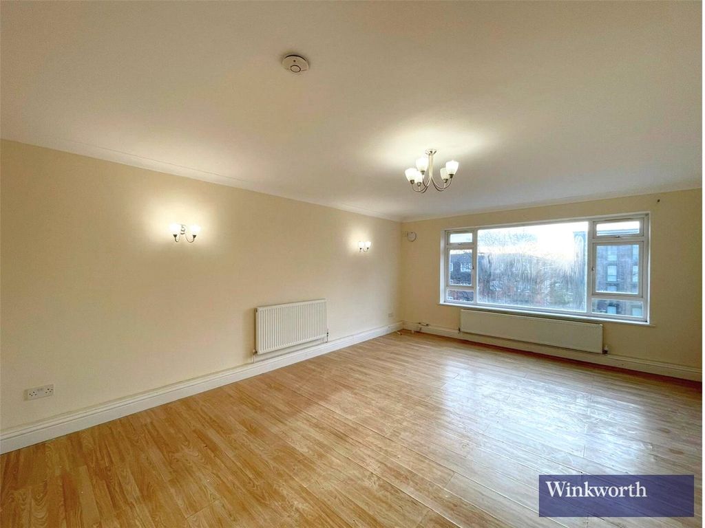 3 bed flat to rent in Gayton Road, Harrow HA1, £2,200 pcm