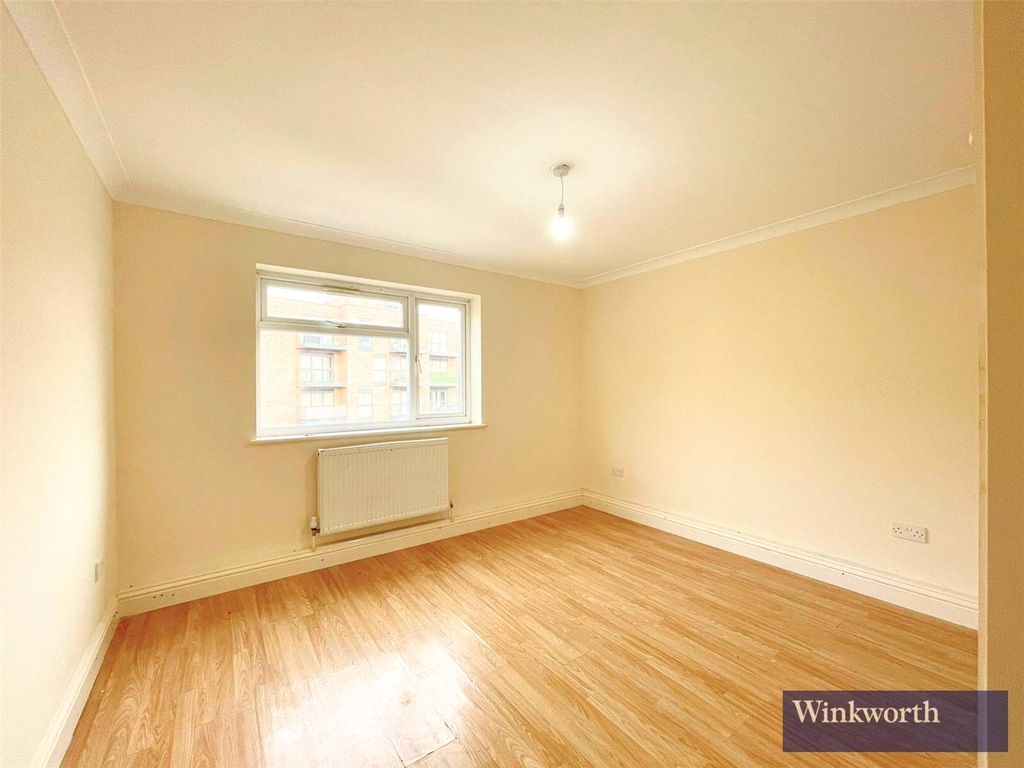 3 bed flat to rent in Gayton Road, Harrow HA1, £2,200 pcm