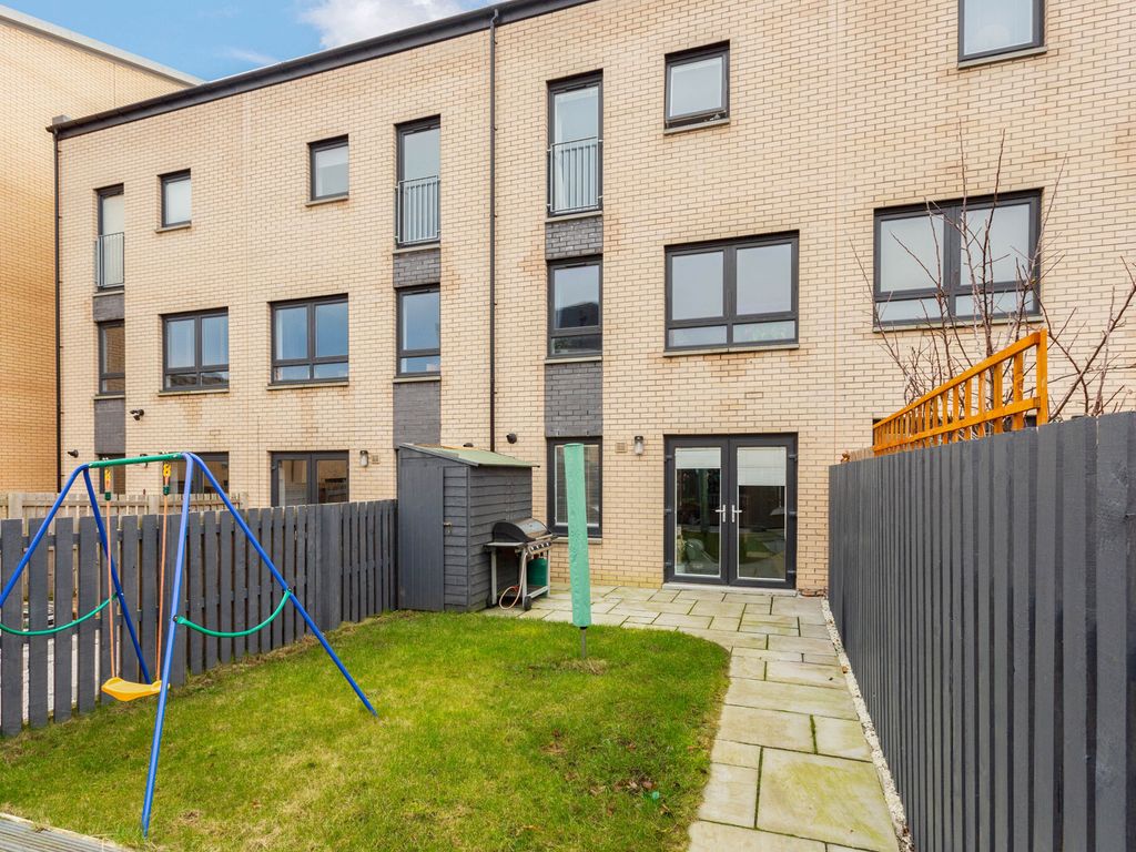 3 bed town house for sale in 237A Niddrie Mains Road, Niddrie EH16, £235,000