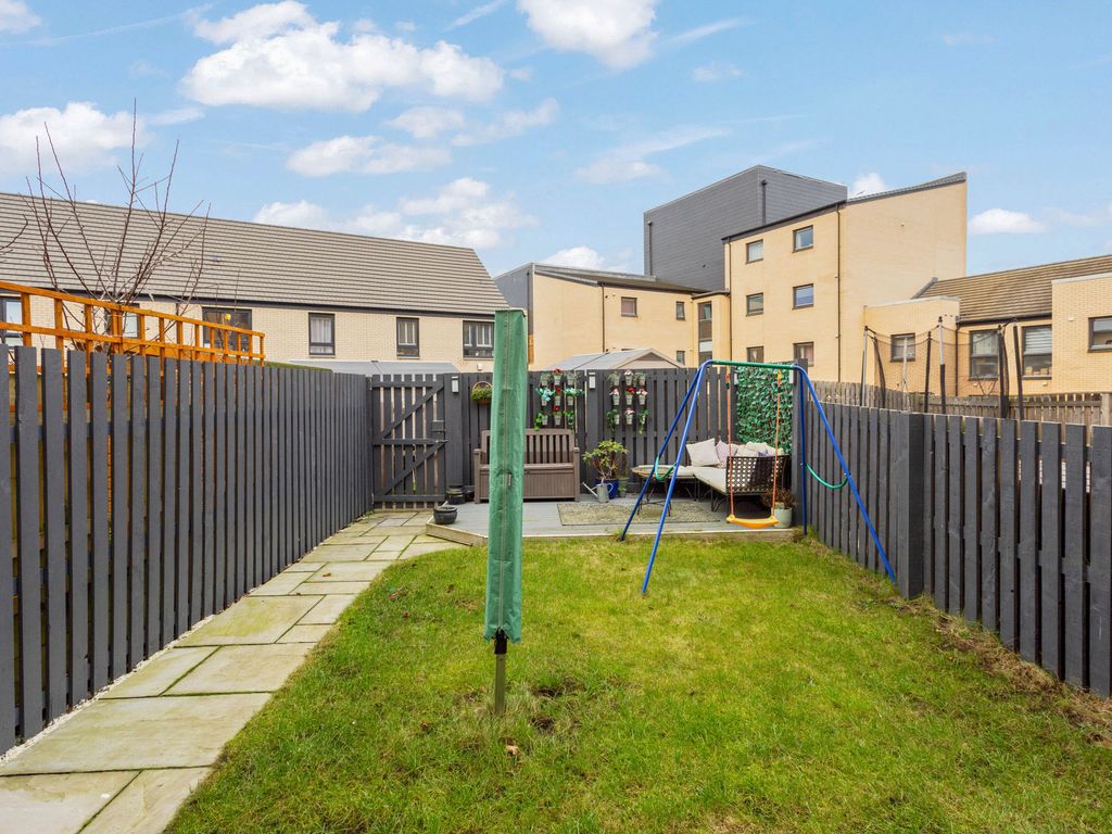 3 bed town house for sale in 237A Niddrie Mains Road, Niddrie EH16, £235,000