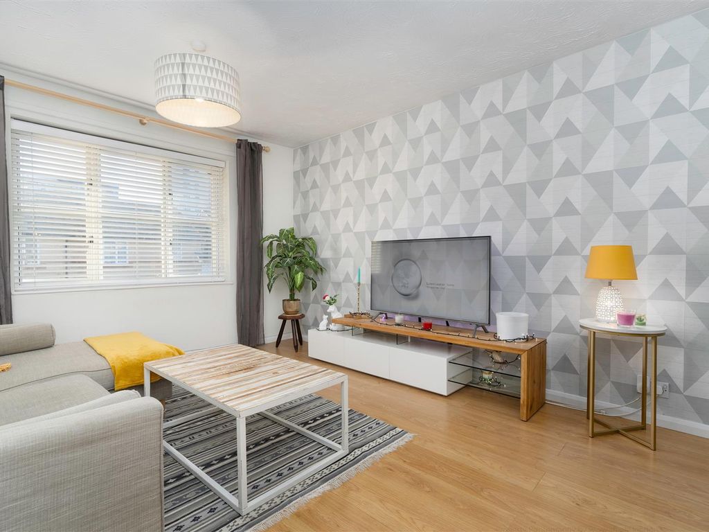 1 bed flat to rent in Heddington Grove, London N7, £2,300 pcm