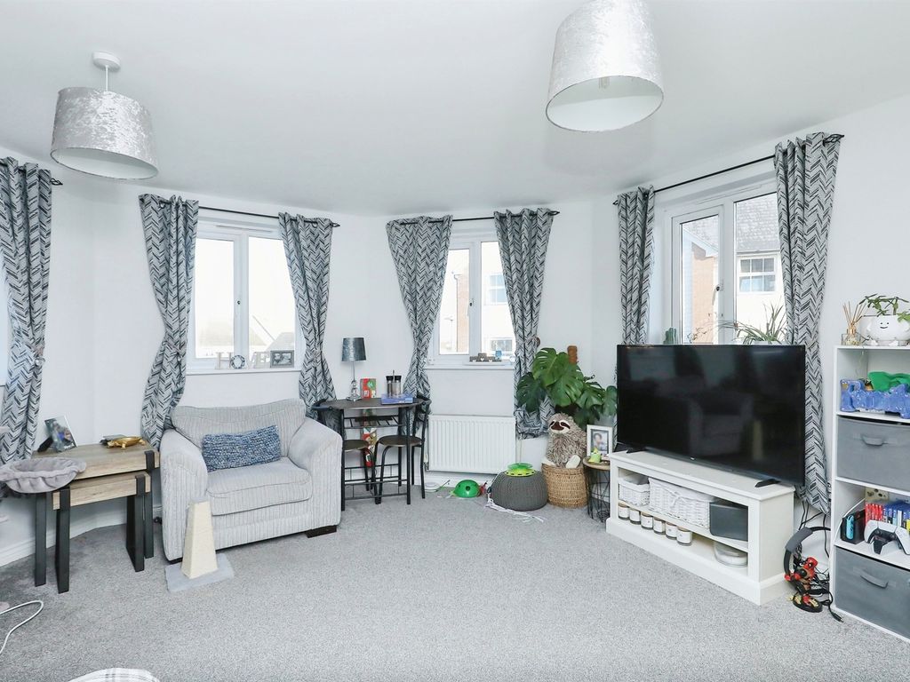 2 bed flat for sale in Woodpecker Way, Costessey, Norwich NR8, £150,000