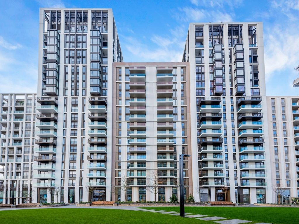 2 bed flat to rent in Bowery Apartments, White City Living, White City W12, £3,987 pcm