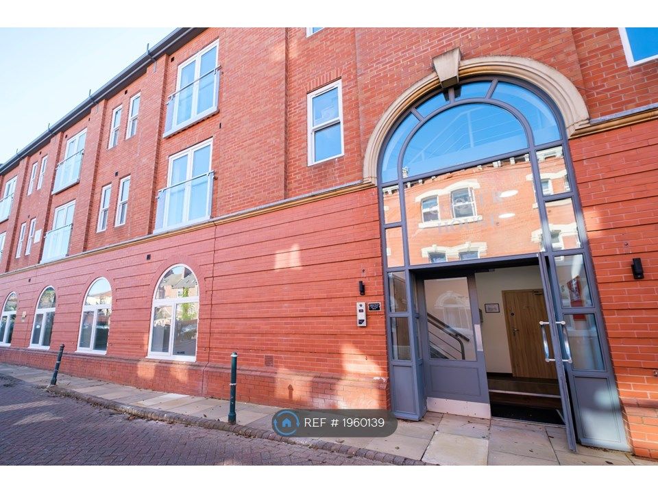 2 bed flat to rent in Silvester Street, Hull HU1, £1,250 pcm