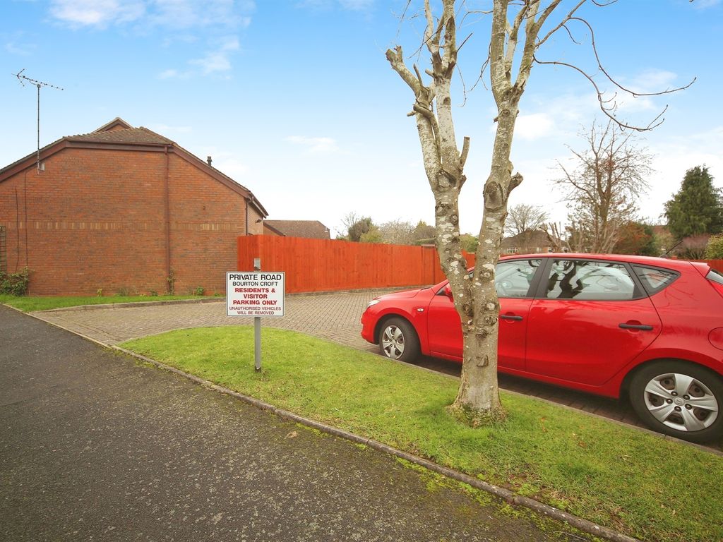 2 bed mews house for sale in Bourton Croft, Solihull B92, £250,000