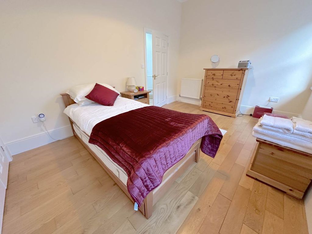 3 bed flat for sale in Llys Ardwyn, Aberystwyth, Ceredigion SY23, £214,995
