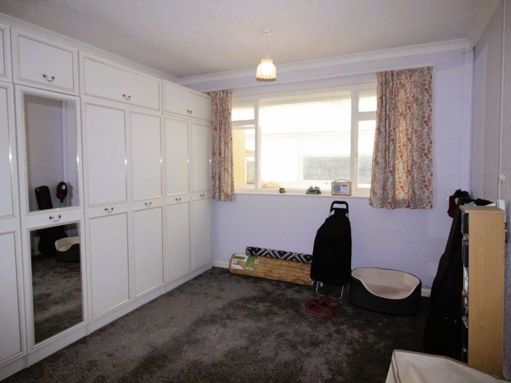 3 bed bungalow for sale in Spitzkop, Llantwit Major CF61, £280,000