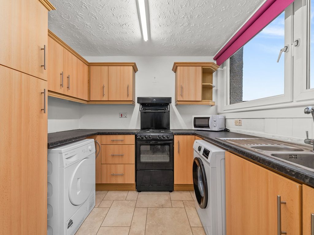 3 bed maisonette for sale in High Street, Linlithgow EH49, £150,000