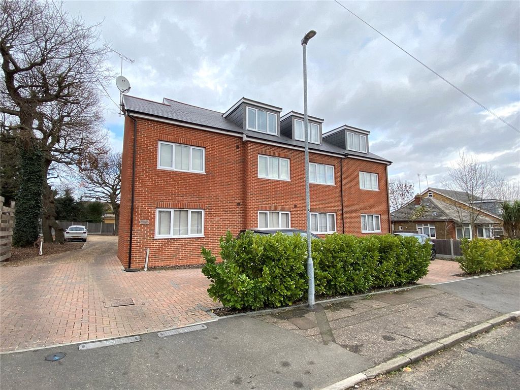 1 bed flat for sale in Roberts Road, Basildon, Essex SS15, £210,000