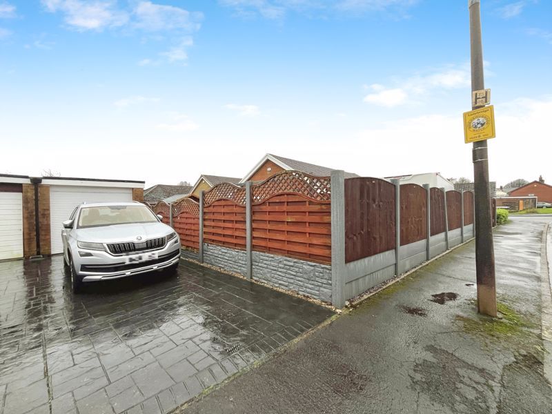 3 bed detached bungalow for sale in Helmsdale Avenue, Bolton BL3, £349,995