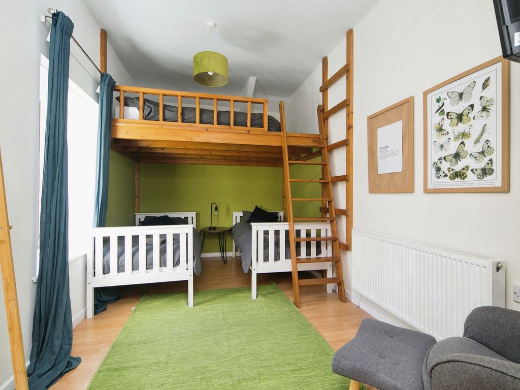 5 bed detached house for sale in Talwaenydd, Blaenau Ffestiniog LL41, £500,000
