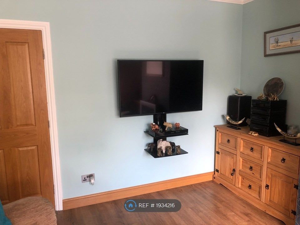 Room to rent in Portobello Street, Hull HU9, £450 pcm