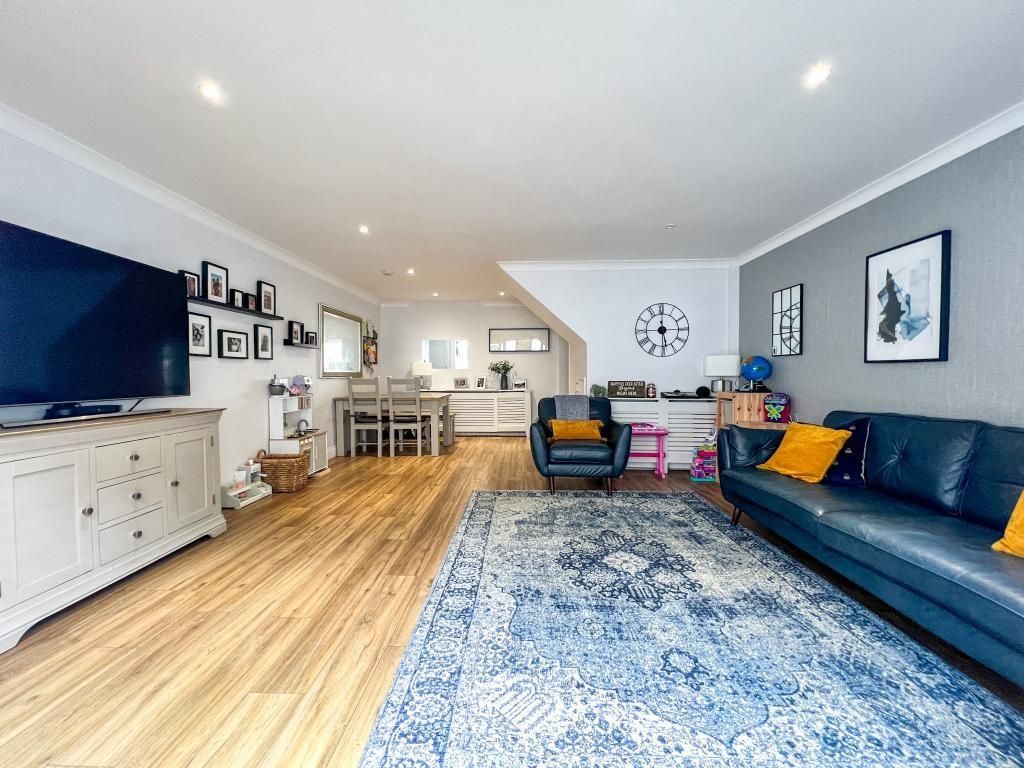 3 bed property for sale in Penn Lane, Bexley DA5, £390,000