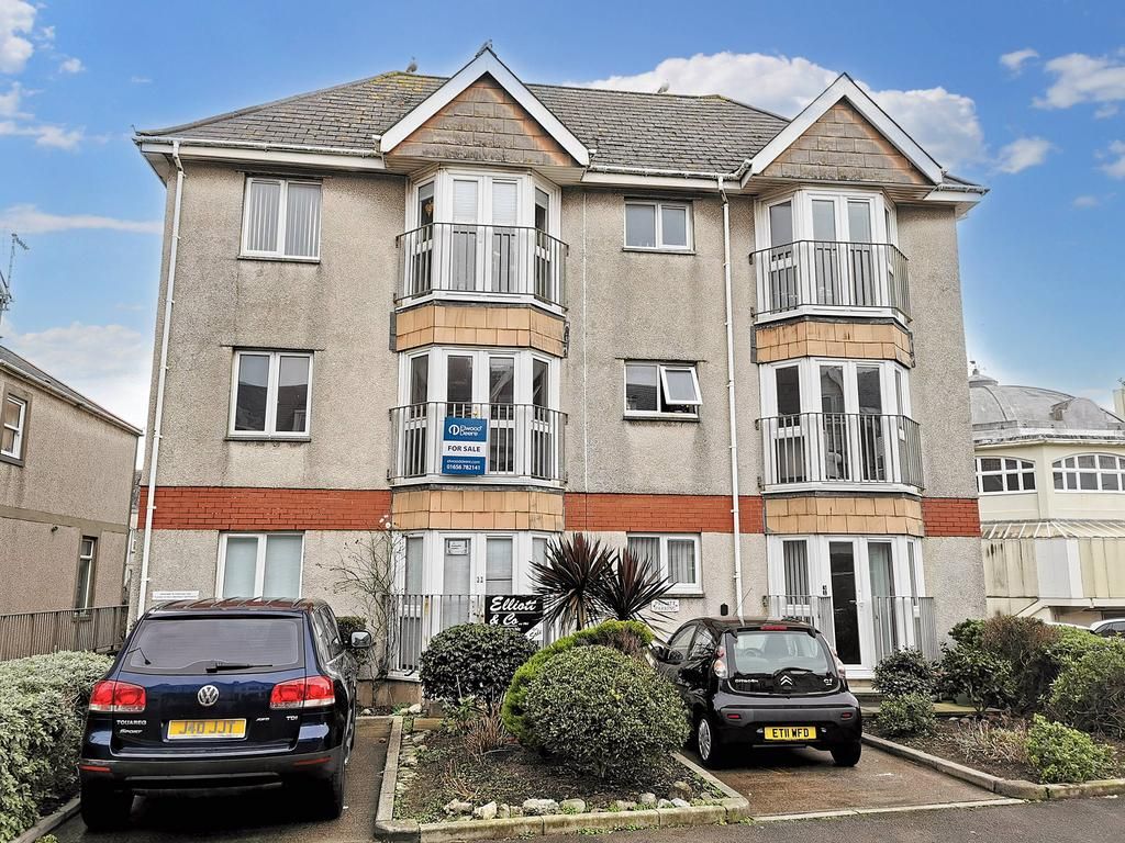 2 bed flat for sale in Mary Street, Porthcawl CF36, £134,950