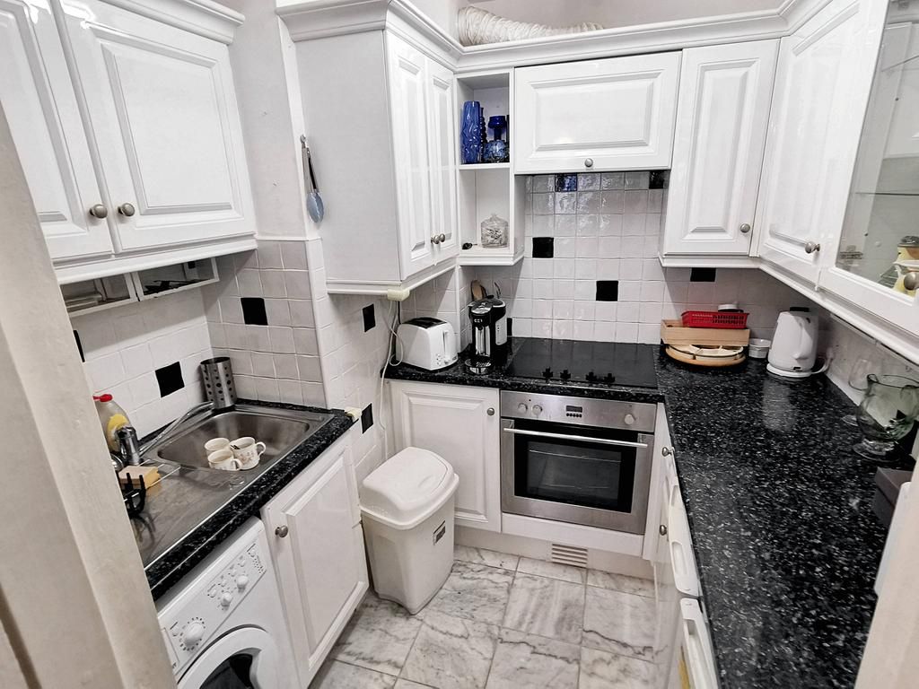2 bed flat for sale in Mary Street, Porthcawl CF36, £134,950