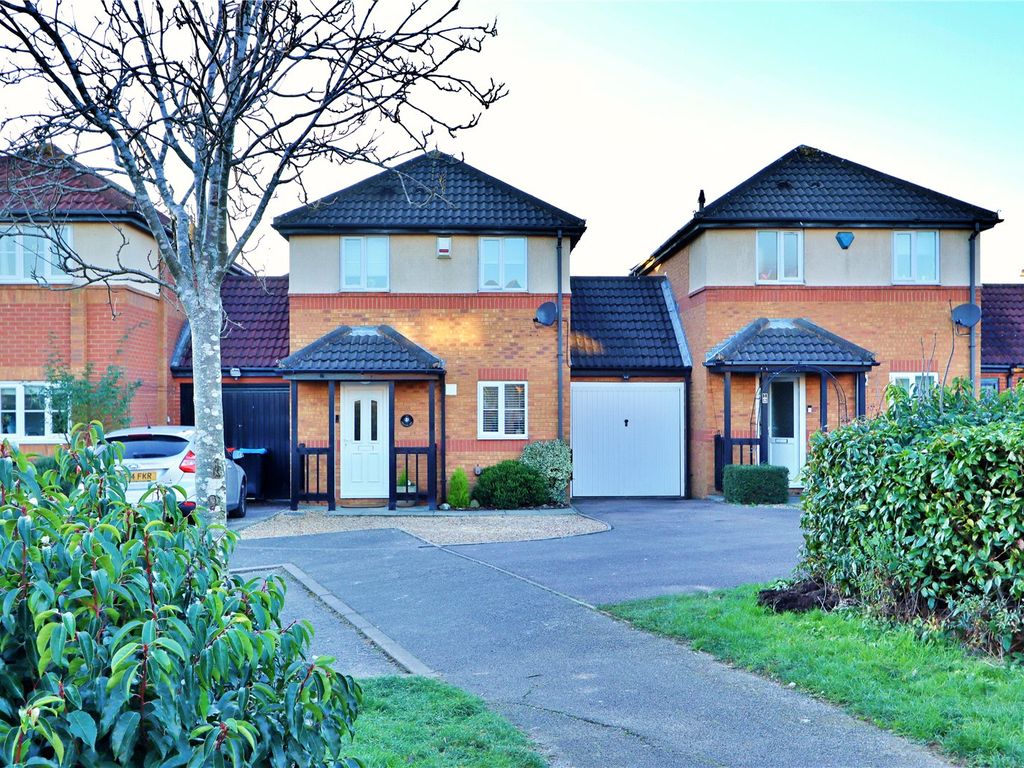 3 bed detached house for sale in Badgers Oak, Kents Hill MK7, £385,000
