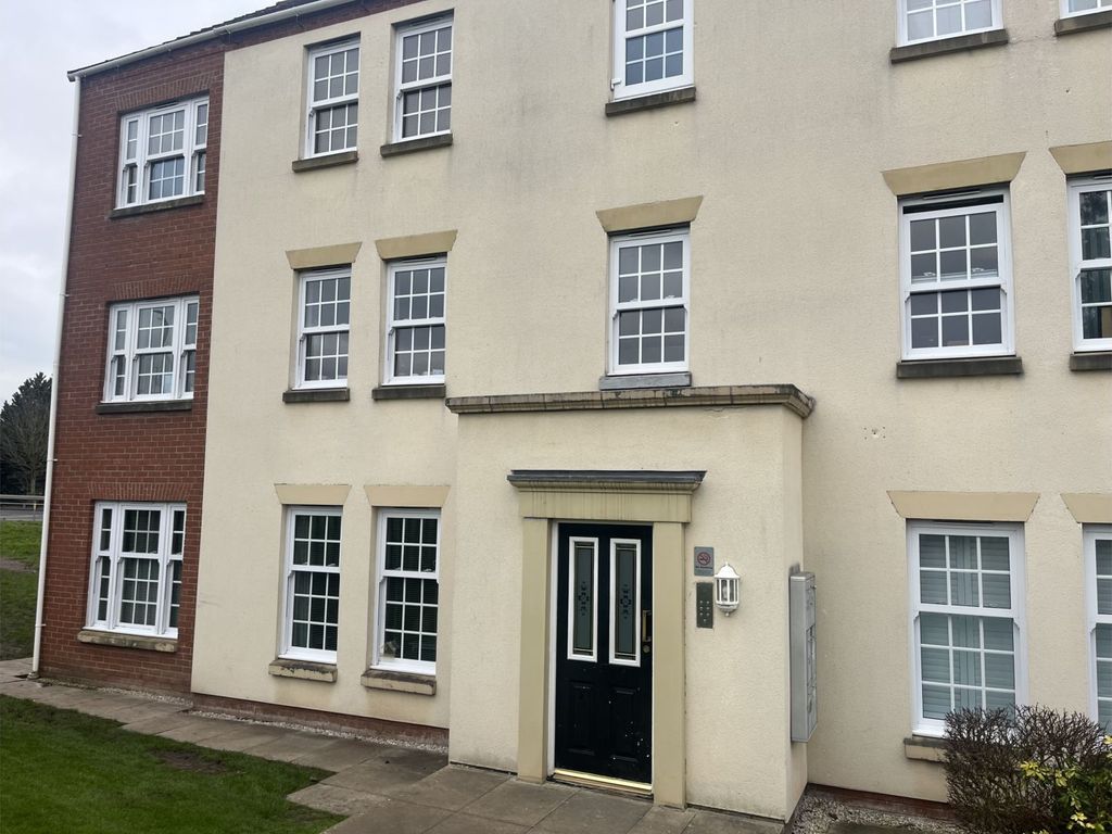 2 bed flat for sale in Tyldesley Way, Nantwich CW5, £130,000