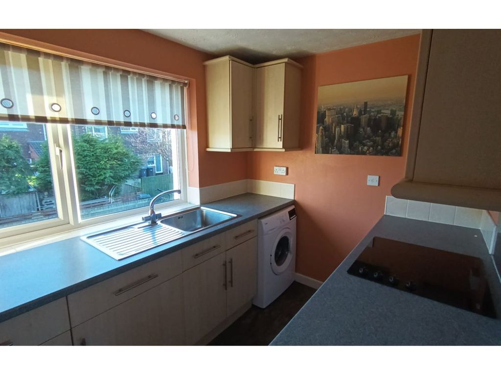 2 bed flat for sale in Elmway, Chester Le Street DH2, £90,000