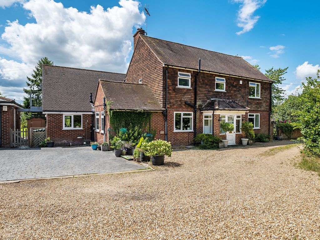 4 bed farmhouse for sale in Church Lane, Arborfield RG2, £1,450,000