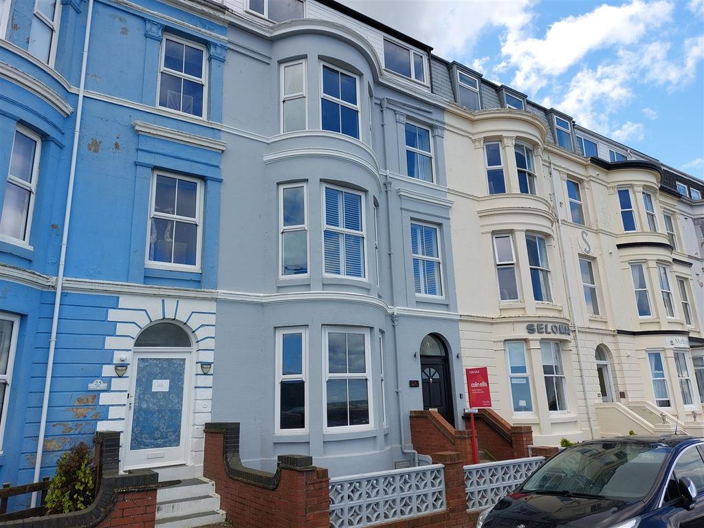 1 bed flat for sale in Blenheim Terrace, Scarborough YO12, £135,000