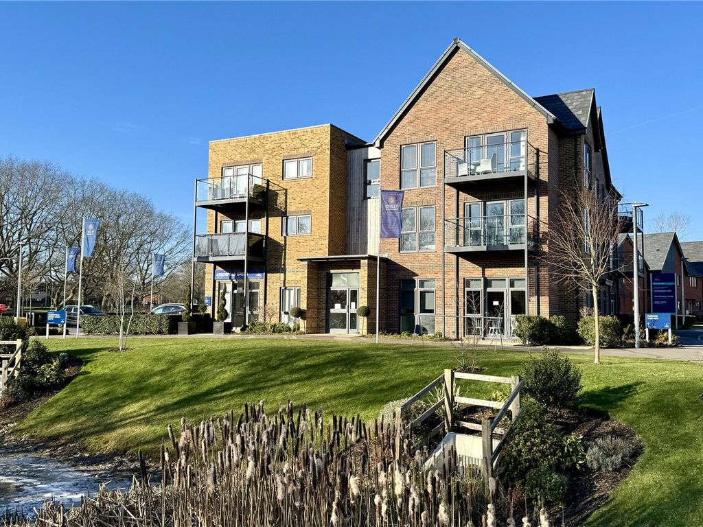 1 bed flat for sale in Bridle Road, Arborfield Green, Reading, Berkshire RG2, £270,000