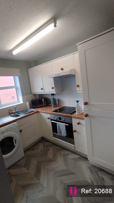 1 bed flat for sale in Honeywood Close, Portsmouth PO3, £135,000