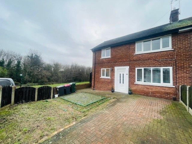 3 bed semi-detached house to rent in Elliott Drive, Rotherham S61, £850 pcm