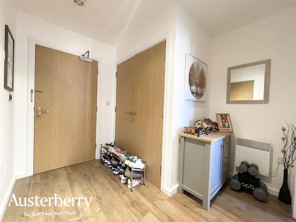 1 bed flat for sale in Hartley Court, Stoke-On-Trent ST4, £80,000