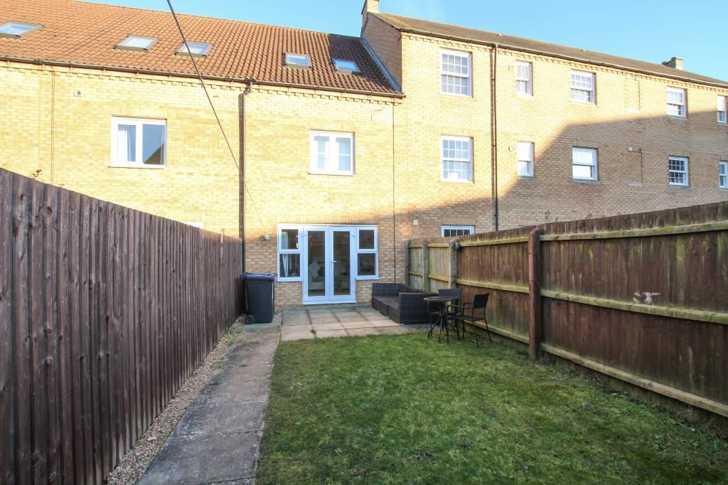 3 bed town house for sale in Longchamp Drive, Ely CB7, £335,000