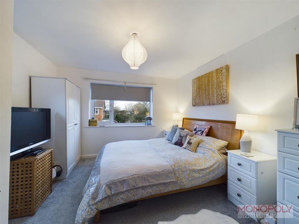 4 bed detached house for sale in Ffordd Llywelyn, Wrexham LL12, £365,000