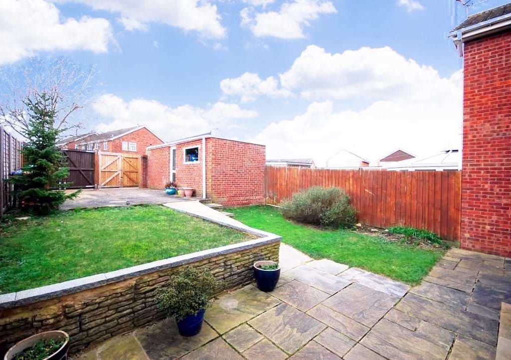 3 bed detached house for sale in Vicarage Close, Wellingborough NN8, £297,950