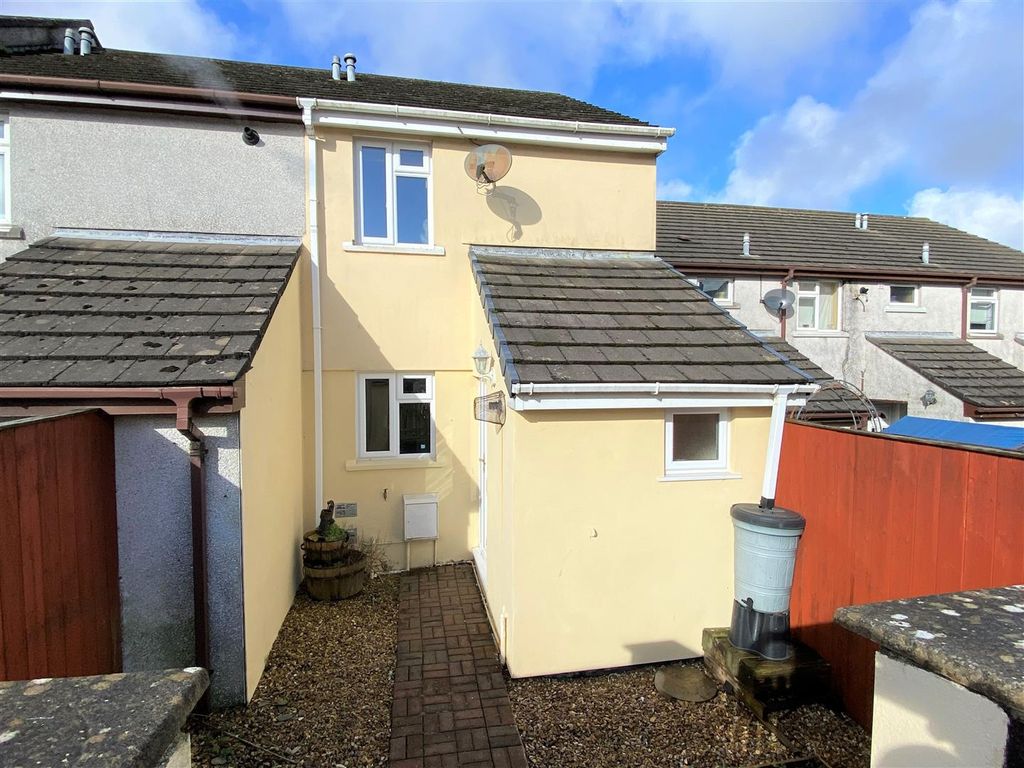 2 bed terraced house to rent in Trelawney Parc, St. Columb TR9, £895 pcm