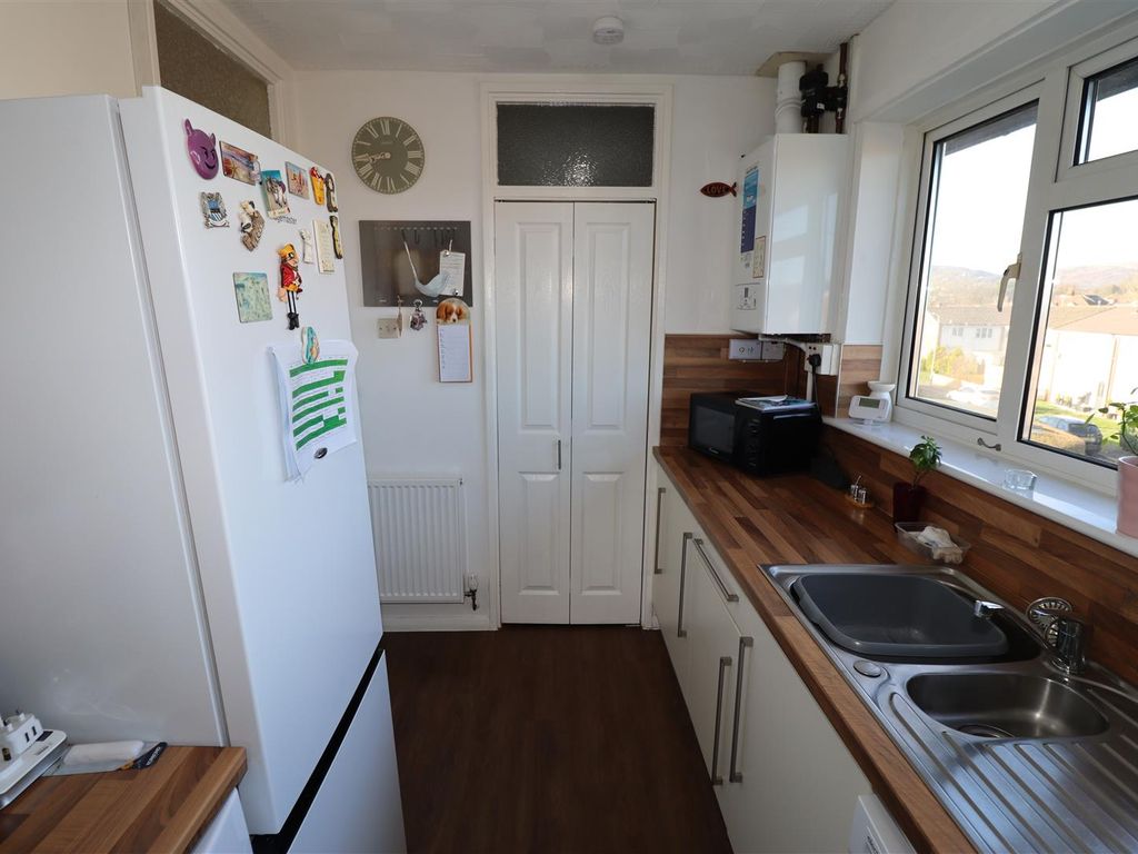 2 bed flat for sale in Blodwen Road, New Inn, Pontypool NP4, £120,000