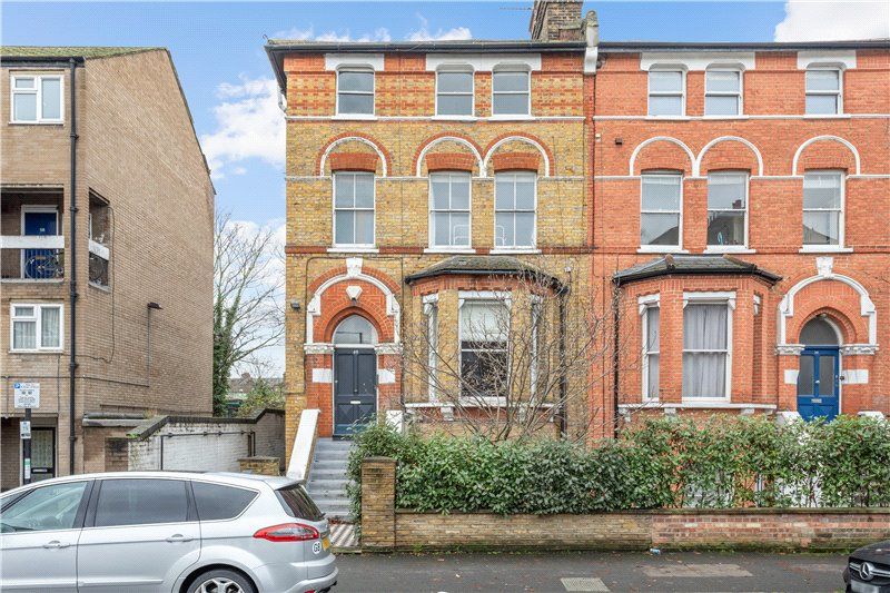 1 bed flat for sale in Gauden Road, London SW4, £485,000