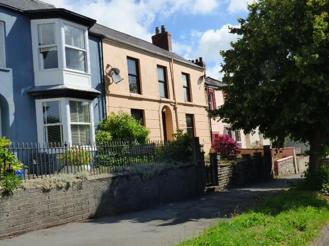 4 bed property for sale in Picton Terrace, Carmarthen SA31, £195,000