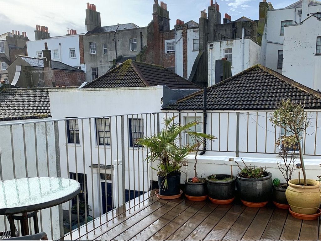 4 bed terraced house to rent in Lower Market Street, Hove, East Sussex BN3, £2,750 pcm