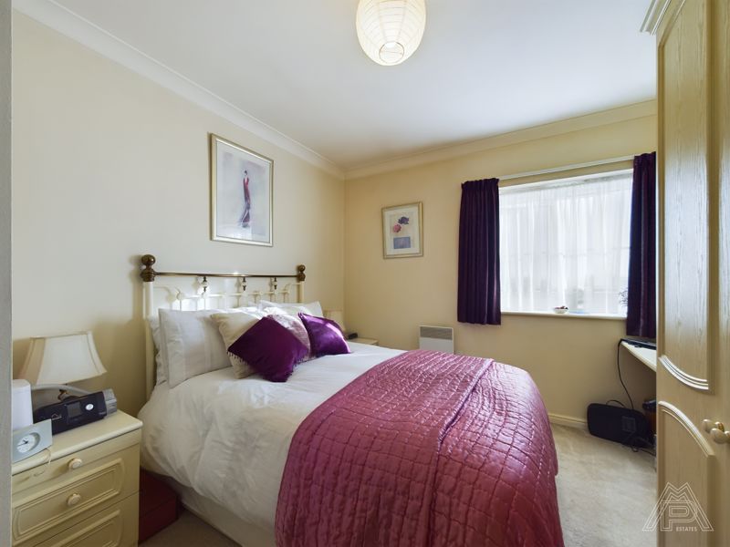1 bed flat for sale in Ambleside, Purfleet RM19, £200,000