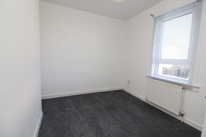2 bed flat for sale in Faskine Avenue, Airdrie ML6, £99,000