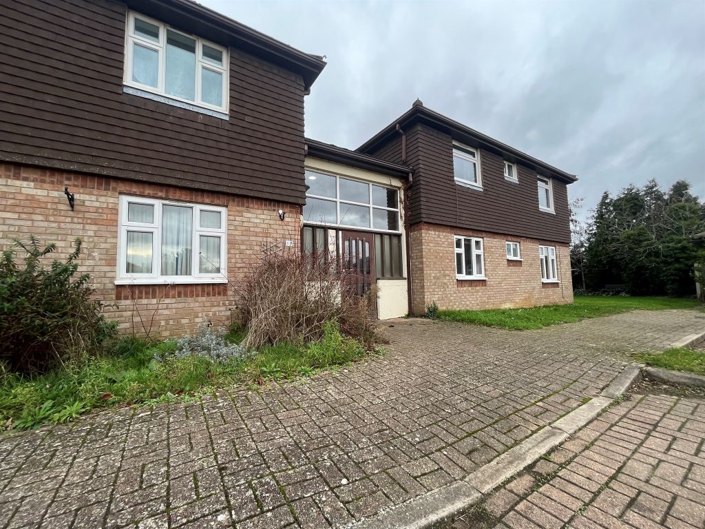 1 bed flat for sale in Galleywood, Ickleford, Hitchin SG5, £150,000