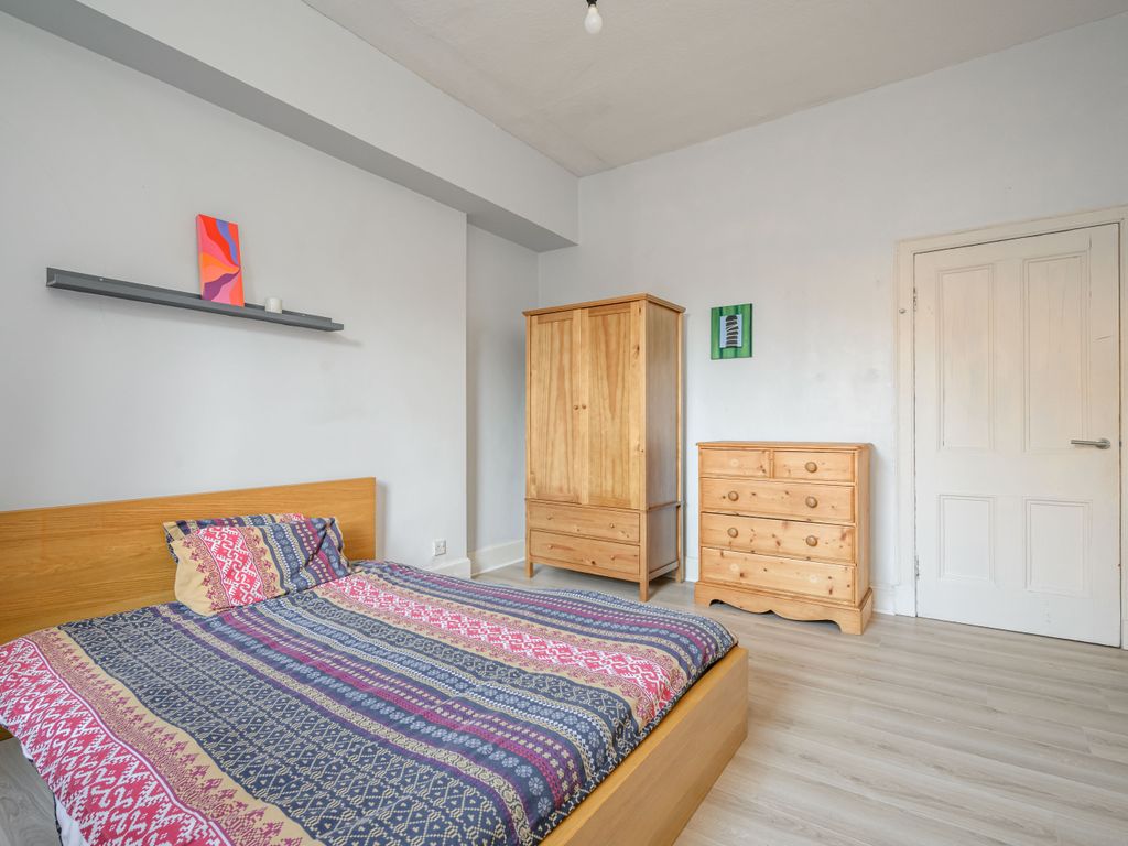 1 bed flat for sale in 3/3 Thorntree Street, Edinburgh EH6, £169,995