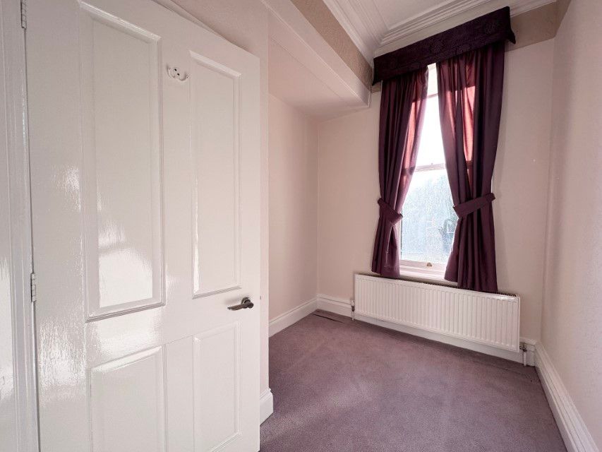 2 bed flat to rent in Lostock Junction Lane, Bolton BL6, £1,500 pcm