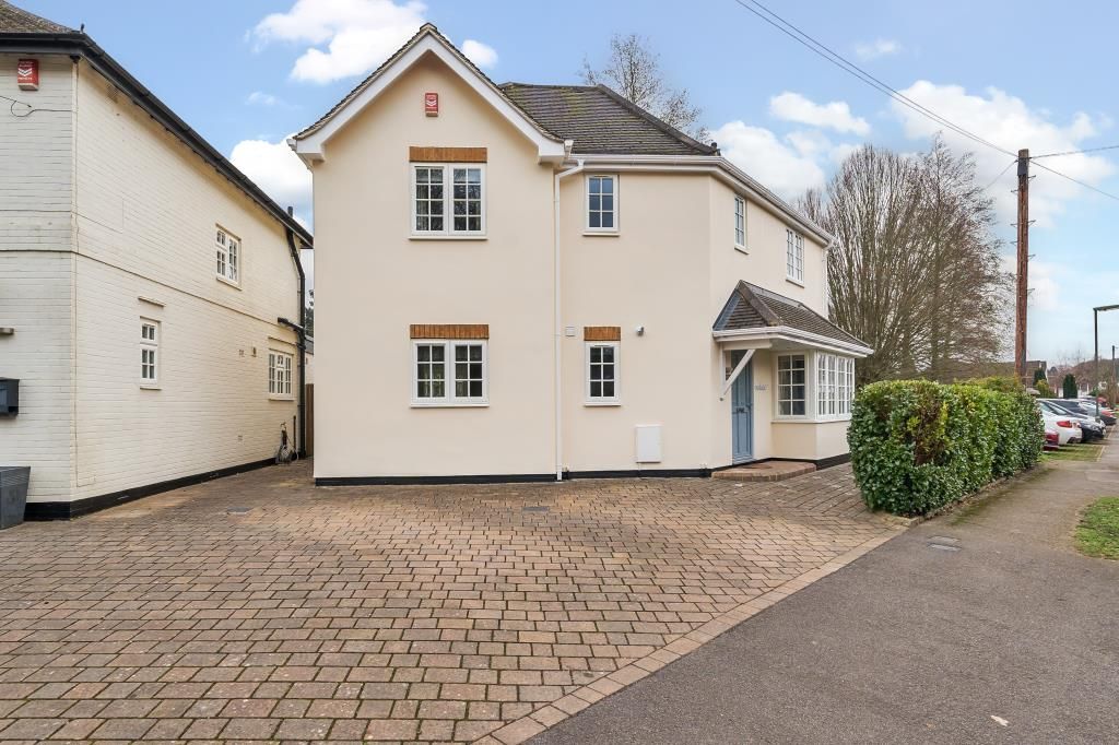 3 bed detached house for sale in Virginia Water, Surrey GU25, £850,000