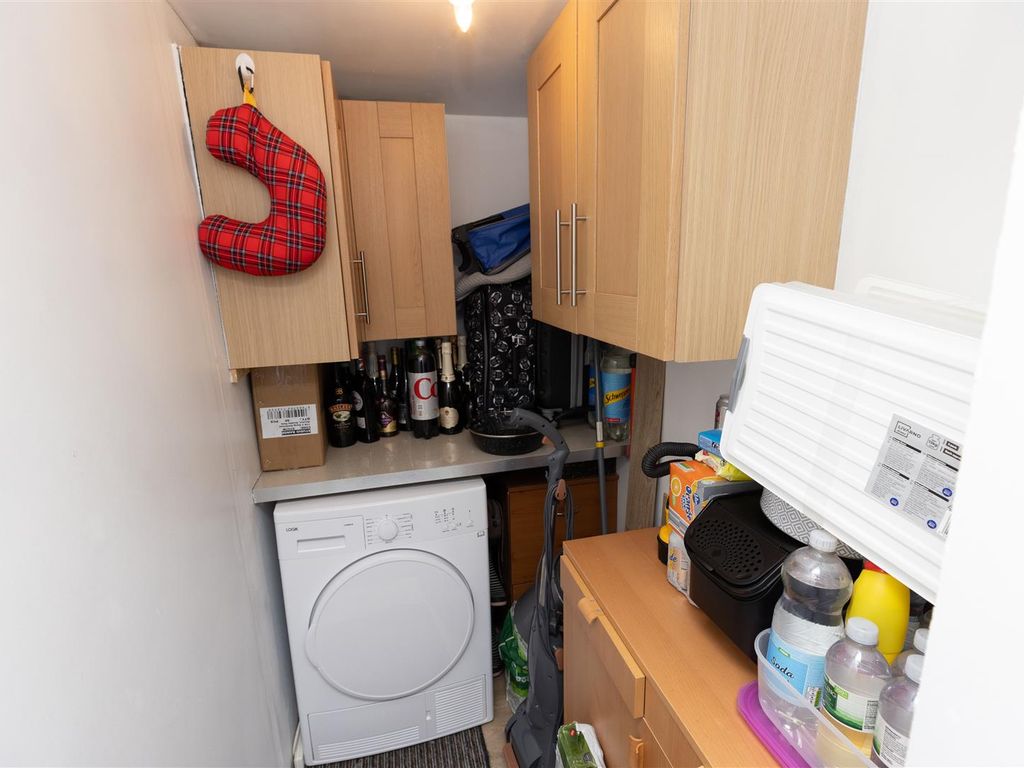 1 bed property for sale in Iona Court, Perth PH1, £125,000