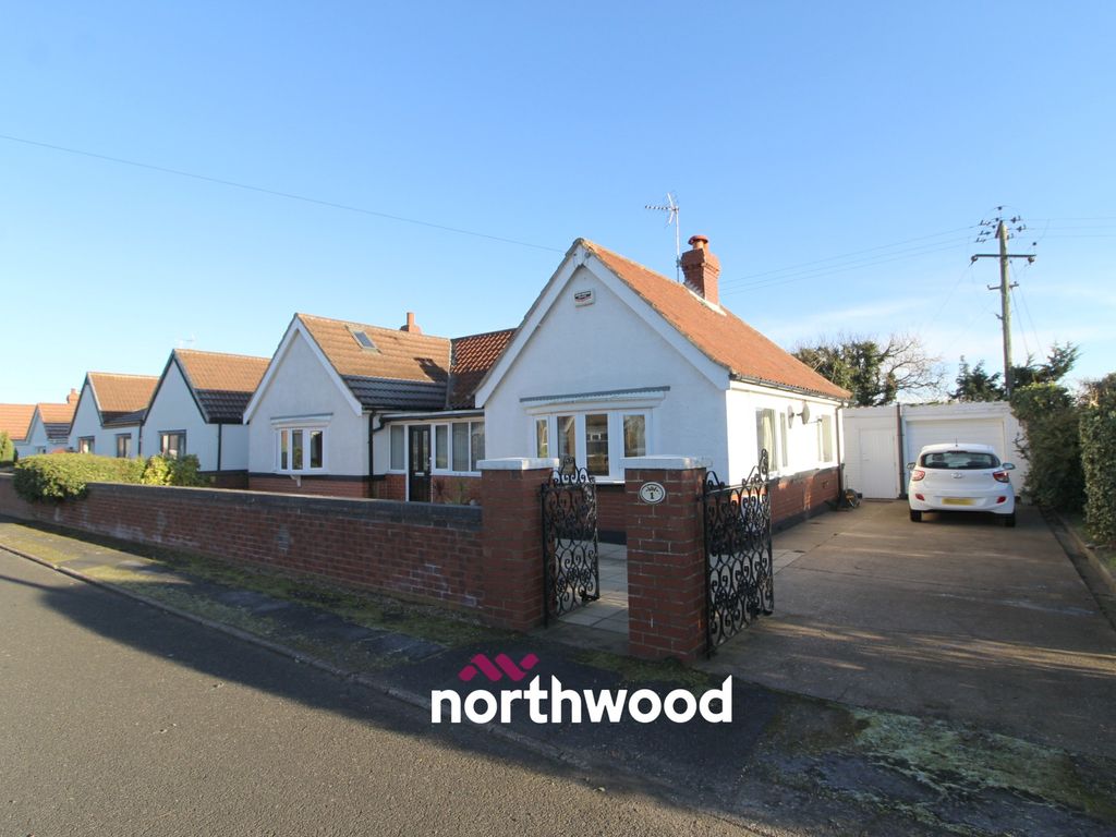 3 bed detached house for sale in Churchill Avenue, Hatfield Woodhouse, Doncaster DN7, £299,990