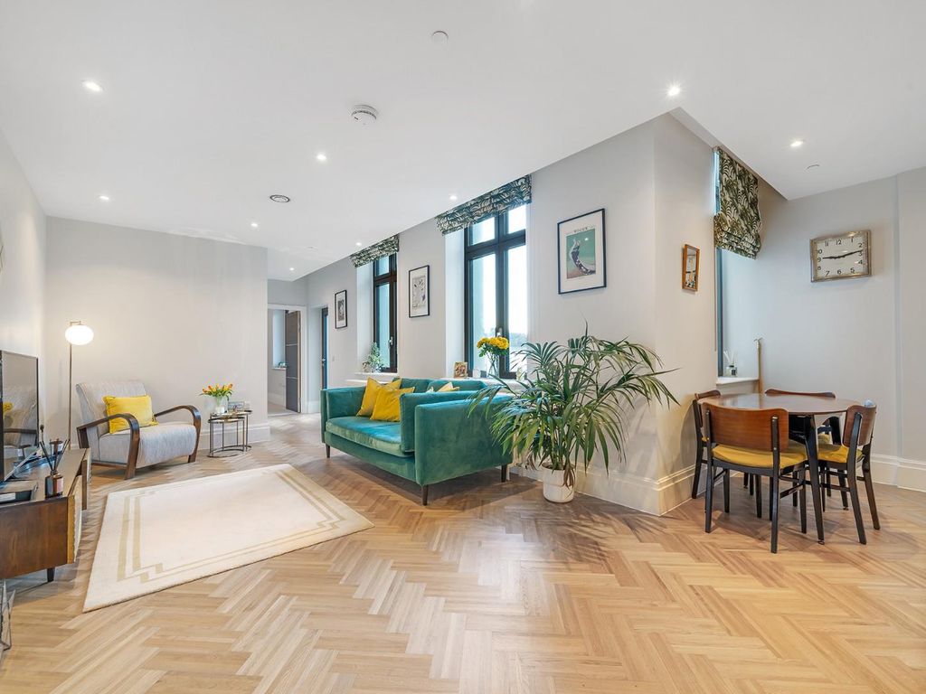1 bed flat for sale in Acre Lane, London SW2, £525,000