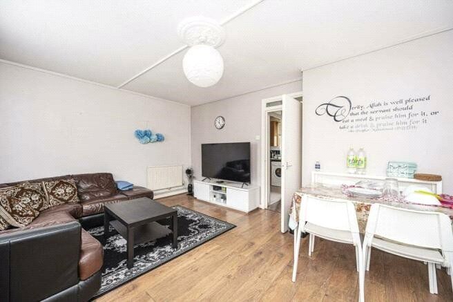 2 bed flat for sale in Bacton Street, London E2, £400,000