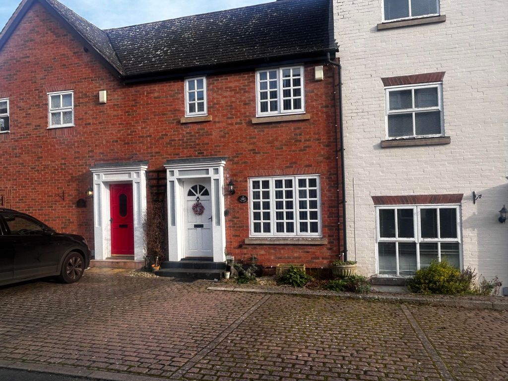 2 bed terraced house to rent in The Croft, Henley-In-Arden B95, £1,250 pcm