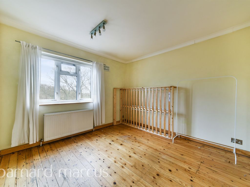 2 bed flat for sale in Rocks Lane, London SW13, £475,000