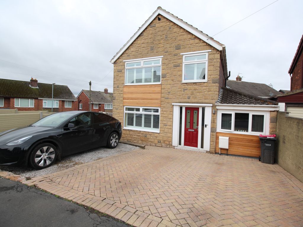 5 bed detached house for sale in Hill View Road, Kimberworth, Rotherham S61, £290,000