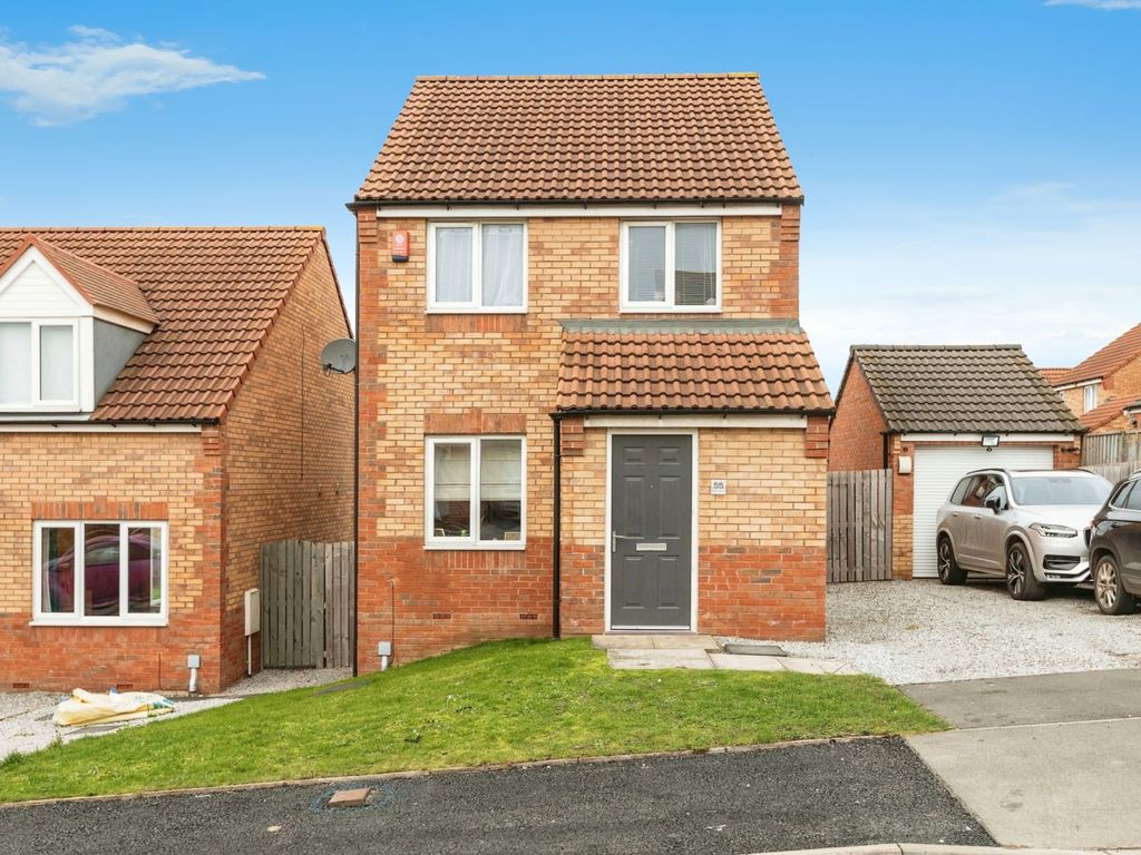 3 bed detached house for sale in Seaton Crescent, Knottingley WF11, £200,000